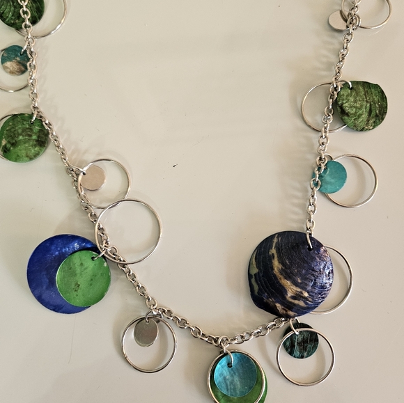 Stunning Nygard Blue/Green Abalone Shell Necklace - Picture 2 of 3